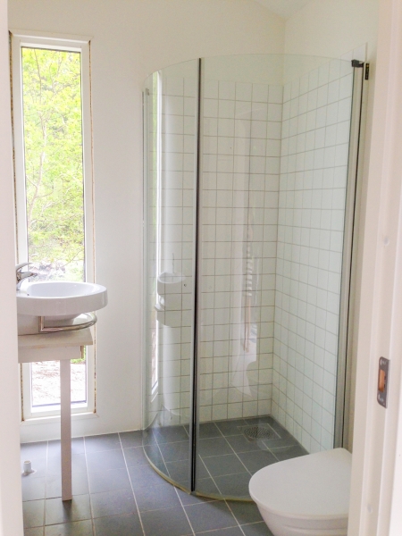Dusche im Nebenhaus an unserem Fereinhaus in Schweden bei Stockholm.